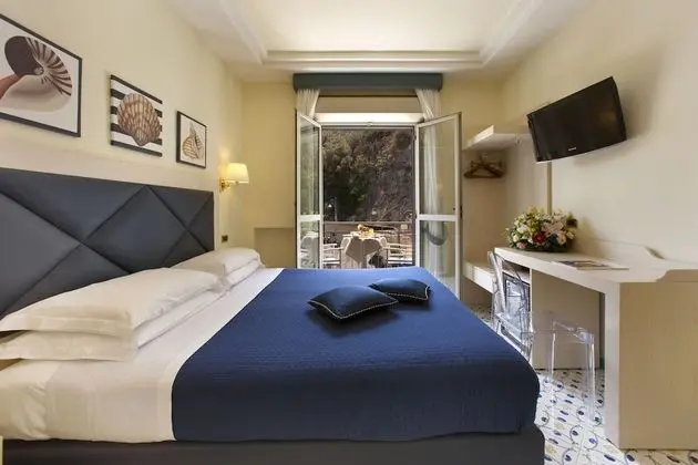 Tek Büyük Yataklı Oda, Balkon