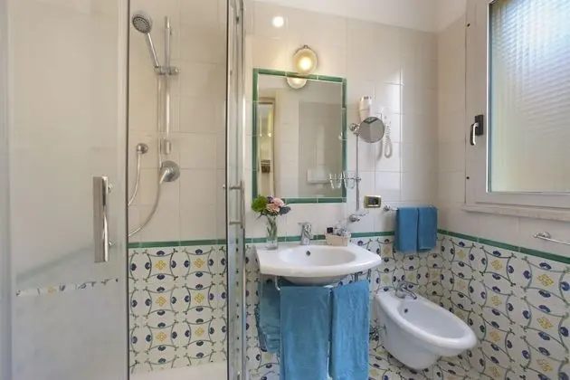 Tek Büyük Yataklı Oda, Balkon