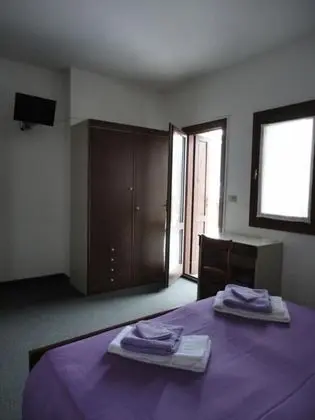 Tek Büyük veya İki Ayrı Yataklı Oda, Dağ Manzaralı