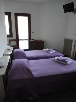 Tek Büyük veya İki Ayrı Yataklı Oda, Dağ Manzaralı