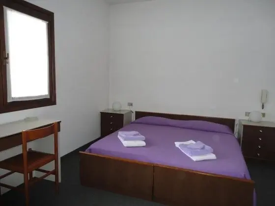 Üç Kişilik Oda