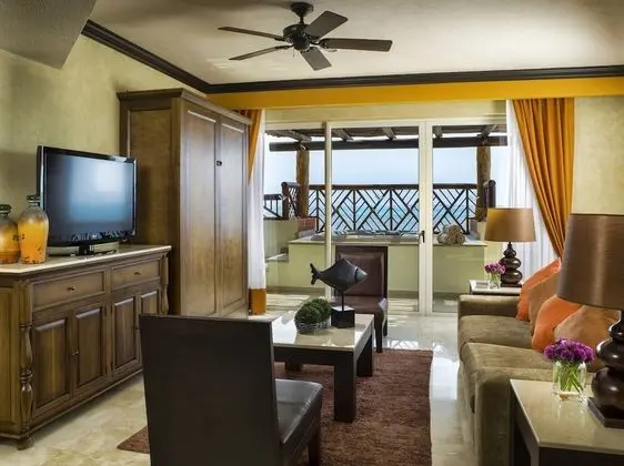 Two Bedroom Oceanfront- All Inclusive