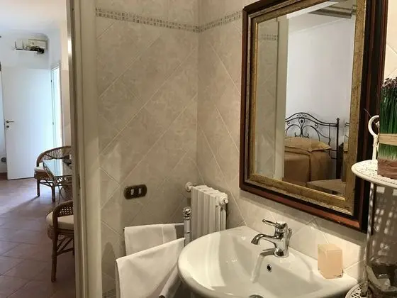 Üç Kişilik Oda