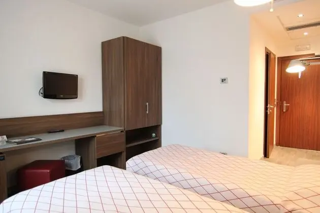 Tek Büyük Yataklı Oda, 2 Tek Kişilik Yatak