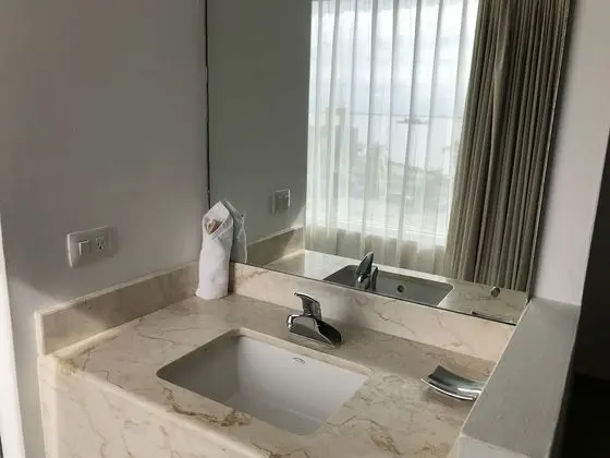 Tek Büyük Yataklı Oda, Balkon