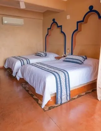 Deluxe Tek Büyük Yataklı Oda, 2 Çift Kişilik Yatak, Balkon, Deniz Manzaralı