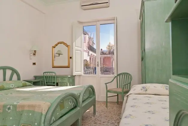 Dört Kişilik Oda