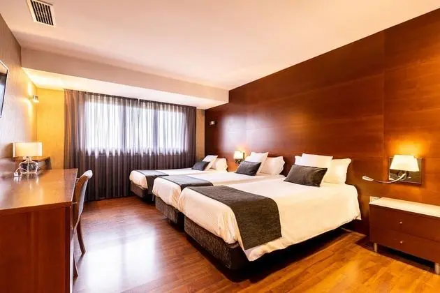 Üç Kişilik Oda