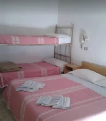 Tek Büyük Yataklı Oda, Birden Çok Yatak
