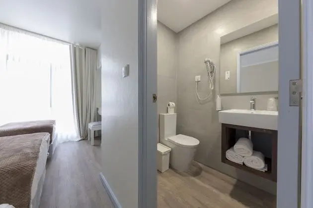 Üç Kişilik Oda