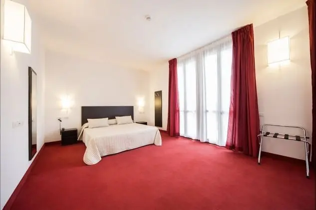 Tek Büyük veya İki Ayrı Yataklı Oda