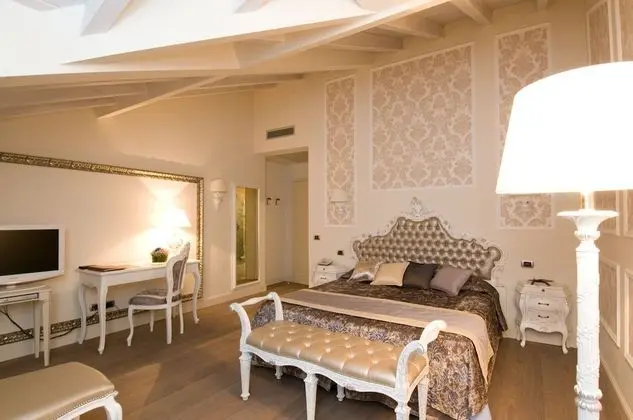 Venice Junior Suite (balcony, lake view)