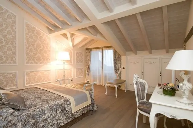 Venice Junior Suite (balcony, lake view)