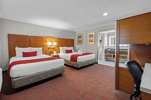 Deluxe Oda, 2 Büyük (Queen) Boy Yatak (Kids Room with 2 queen beds and Bunk)