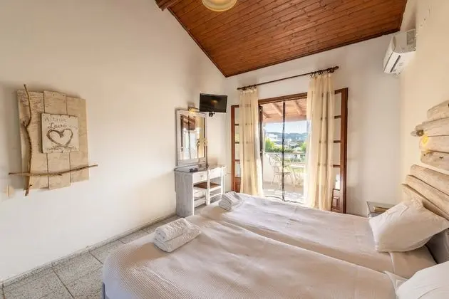 Stüdyo, Bahçe Manzaralı