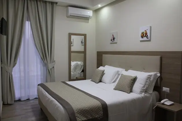 Büyük Yataklı Tek Kişilik Oda