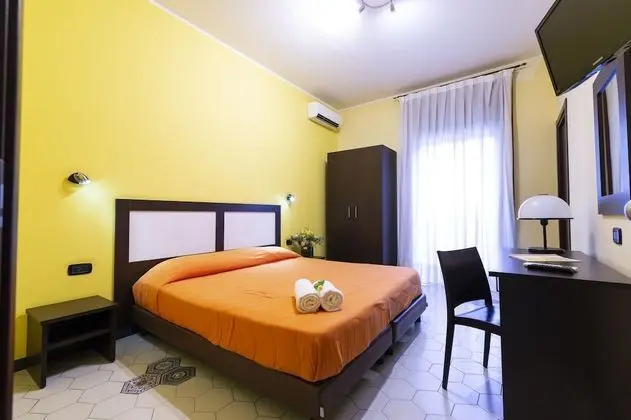 Büyük Yataklı Tek Kişilik Oda