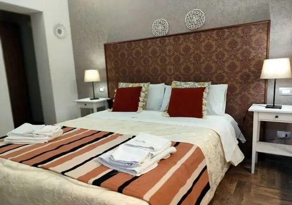 Deluxe Tek Büyük Yataklı Oda, 1 Yatak Odası, Teras, Havuz Manzaralı