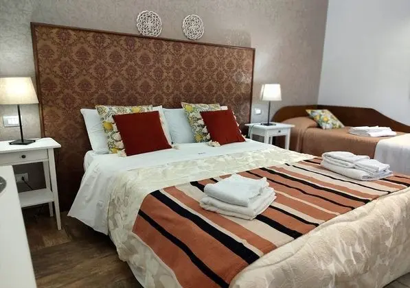 Deluxe Tek Büyük Yataklı Oda, 1 Yatak Odası, Teras, Havuz Manzaralı