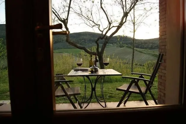 Tek Büyük veya İki Ayrı Yataklı Oda, Veranda, Zemin Kat