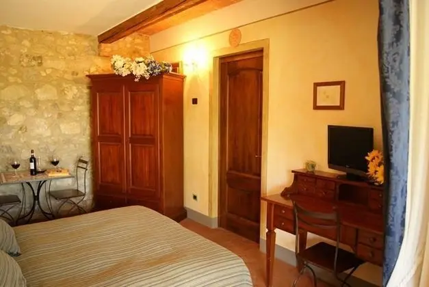 Tek Büyük veya İki Ayrı Yataklı Oda, Veranda, Zemin Kat