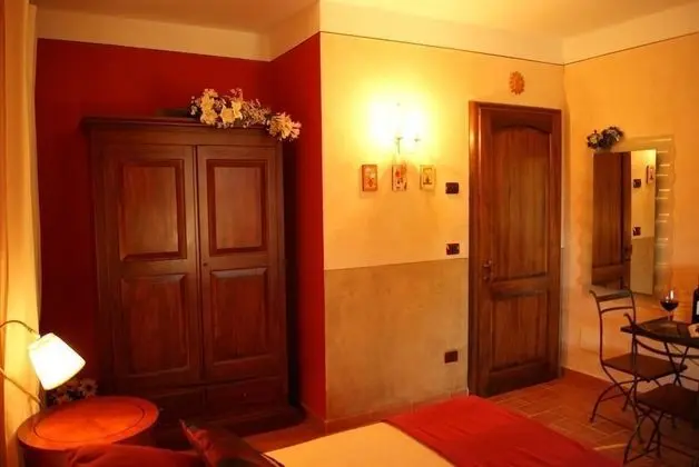 Tek Büyük veya İki Ayrı Yataklı Oda, Veranda, Zemin Kat