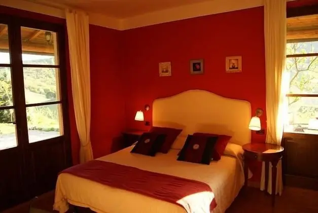 Tek Büyük veya İki Ayrı Yataklı Oda, Veranda, Zemin Kat