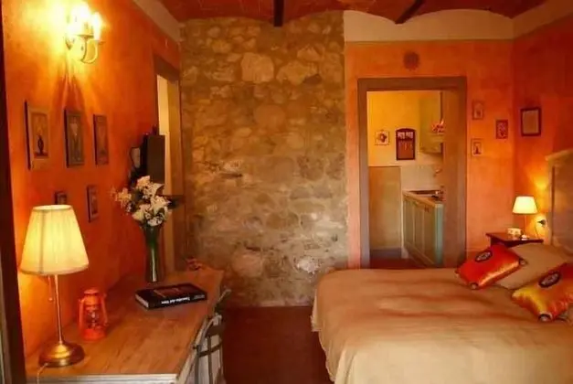 Tek Büyük veya İki Ayrı Yataklı Oda, Veranda, Zemin Kat