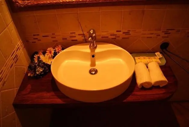 Tek Büyük veya İki Ayrı Yataklı Oda, Veranda, Zemin Kat