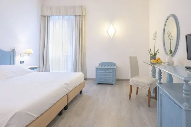 Büyük Yataklı Tek Kişilik Oda