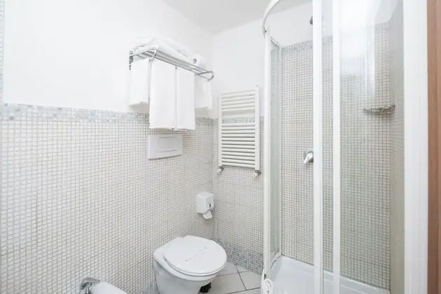 Büyük Yataklı Tek Kişilik Oda