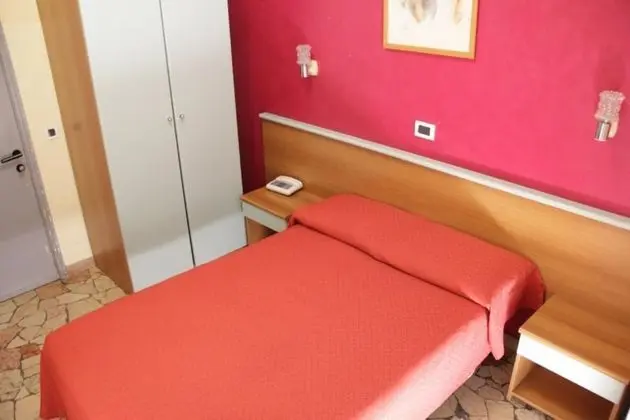 Economy Tek Büyük Yataklı Oda