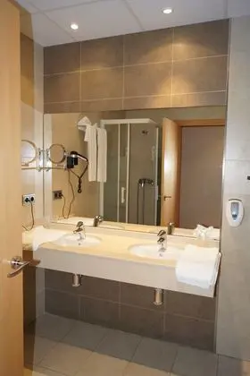 1 Çift Kişilik Veya 2 Tek Kişilik Yatak Standard