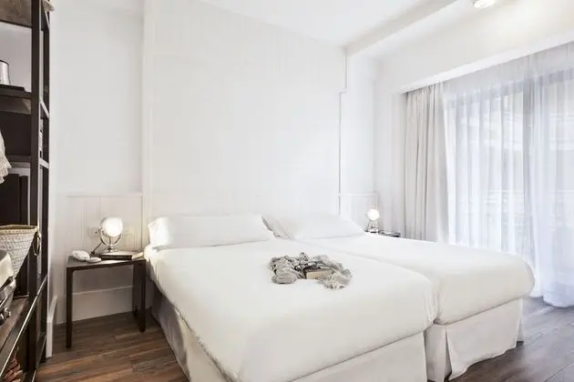 Tek Büyük Yataklı Oda, Balkon