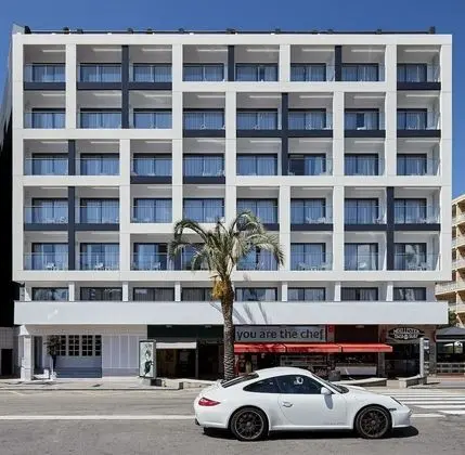 Tek Büyük Yataklı Oda, Balkon