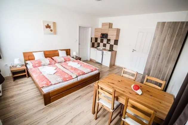 Apart Daire, 2 Yatak Odası, Küçük Mutfak