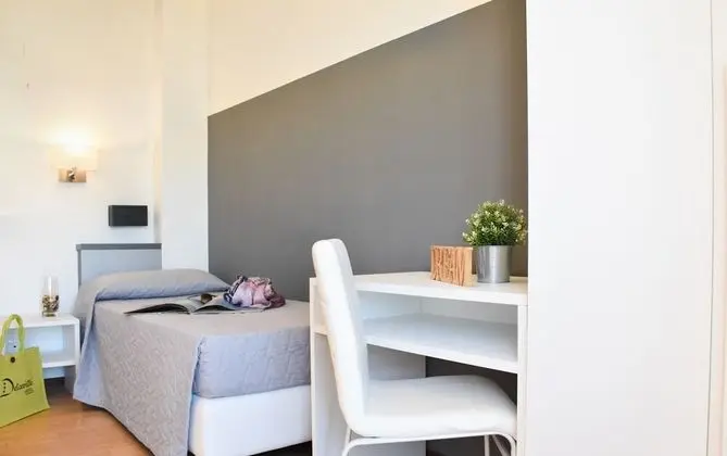 Tek Kişilik Oda, Balkon, Kısmi Deniz Manzaralı