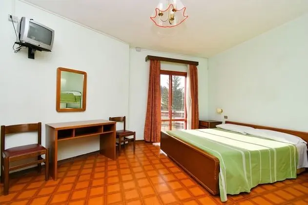 Classic Üç Kişilik Oda, Dağ Manzaralı