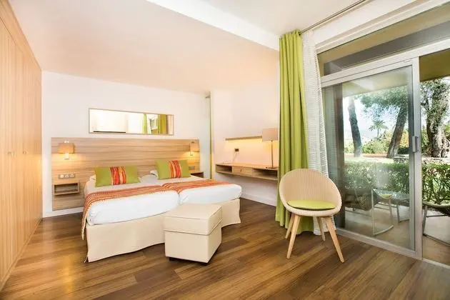 Comfort Tek Büyük veya İki Ayrı Yataklı Oda