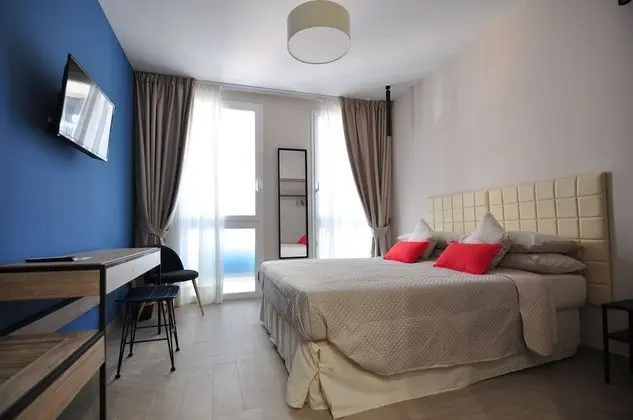 Junior Süit, 1 Büyük (Queen) Boy Yatak ve Çekyat, Sigara İçilmez