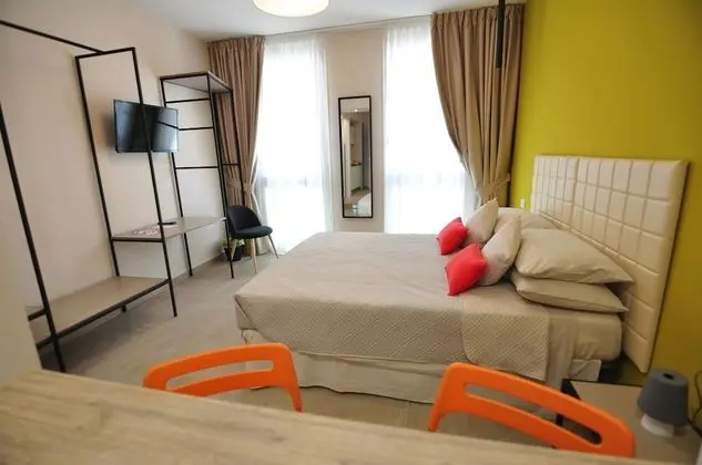 Junior Süit, 1 Büyük (Queen) Boy Yatak ve Çekyat, Sigara İçilmez