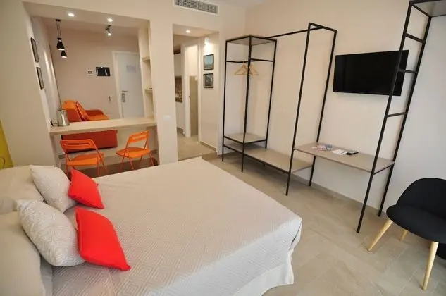 Junior Süit, 1 Büyük (Queen) Boy Yatak ve Çekyat, Sigara İçilmez