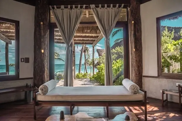 Master Suite Oceanfront big terrace