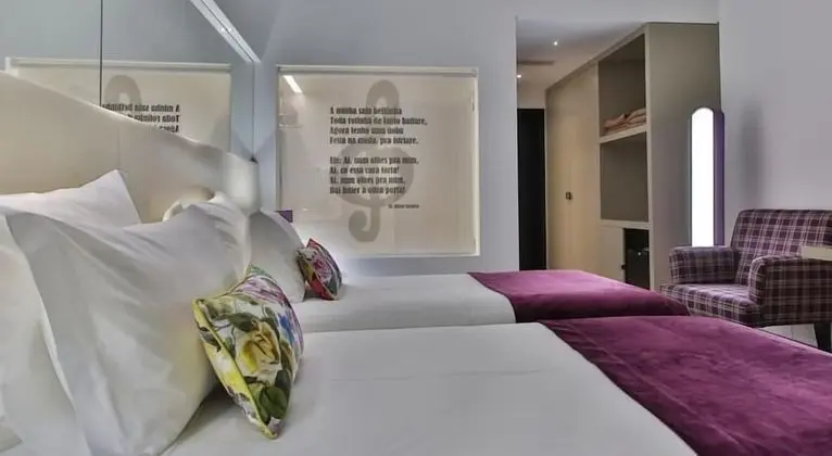 Tek Büyük veya İki Ayrı Yataklı Oda, 1 Çift Kişilik veya 2 Tek Kişilik Yatak, Nehir Manzaralı