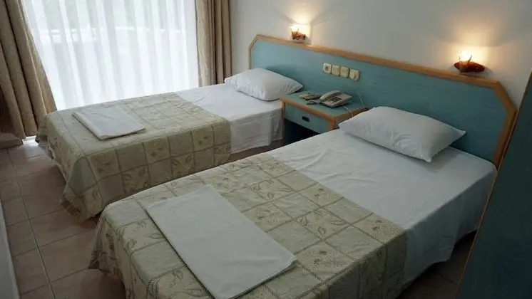 İki Ayrı Yataklı Oda, Dağ Manzaralı