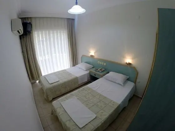 İki Ayrı Yataklı Oda, Dağ Manzaralı