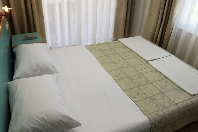 Tek Büyük Yataklı Oda, Dağ Manzaralı