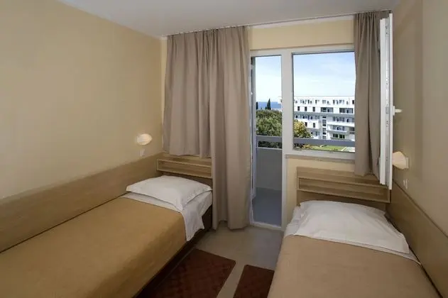 Classic room with balcony sea side