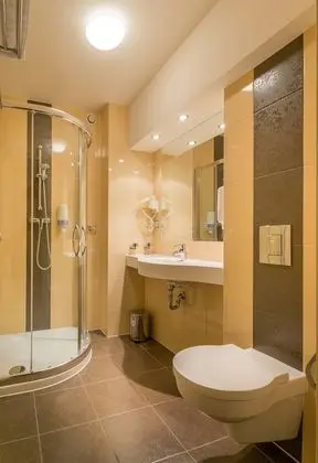 Tek Büyük veya İki Ayrı Yataklı Oda, Balkon