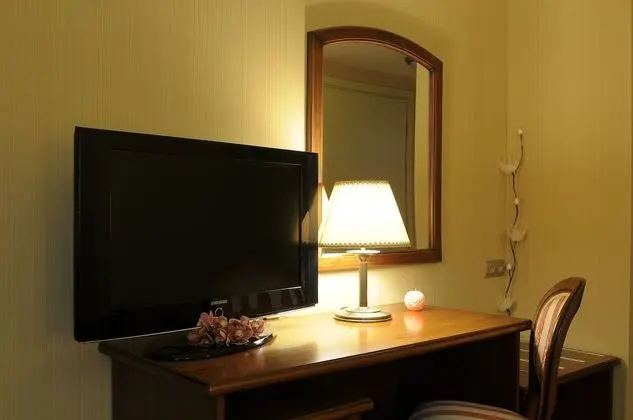 Tek Büyük veya İki Ayrı Yataklı Oda (no balcony)